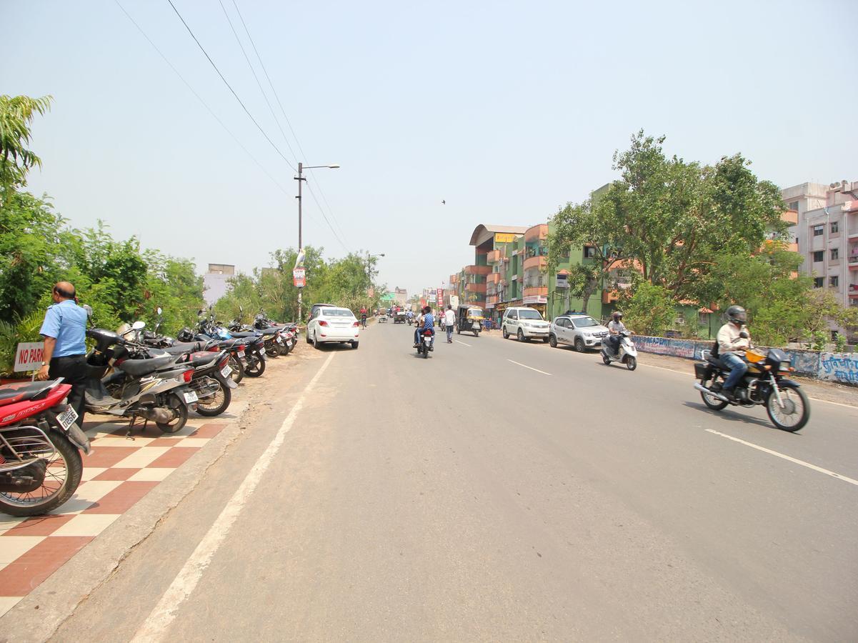 Oyo 3477 Misti Inn จัมเชดปูร์ ภายนอก รูปภาพ